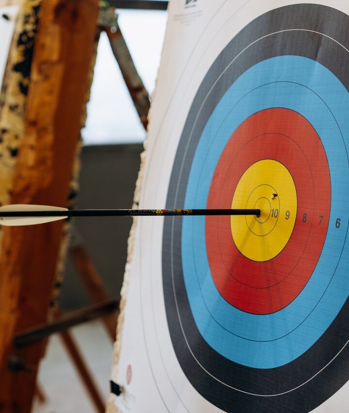 Can you use an archery target for throwing knives?