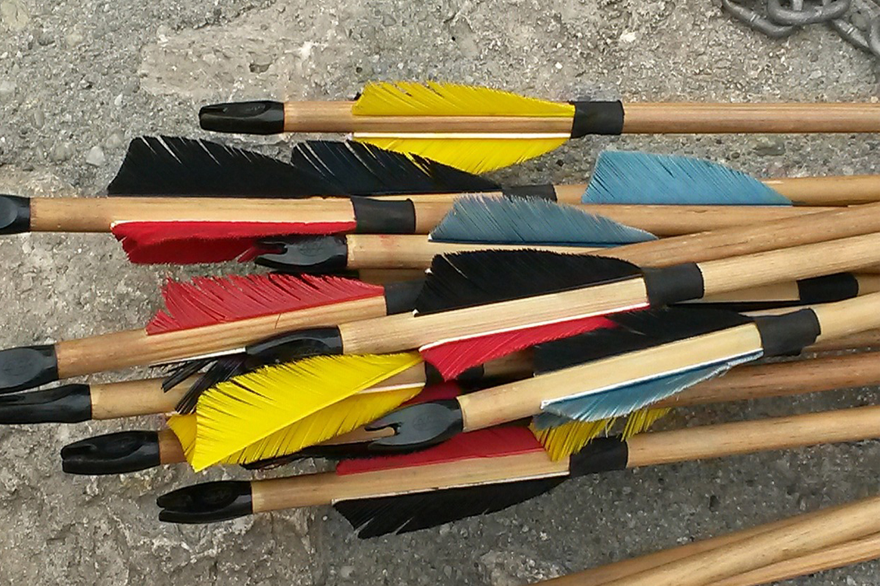 Can you shoot wooden arrows from a recurve bow?