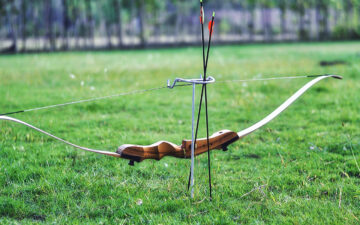 Can you shoot carbon arrows from a recurve bow?