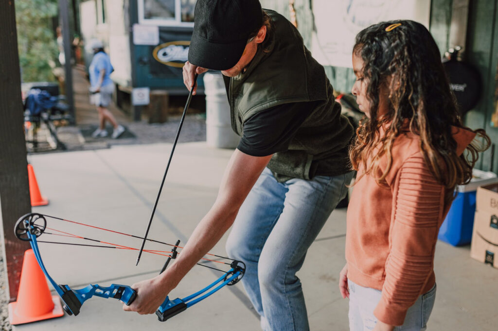 Do all compound bows have peep sights? Archery Heaven