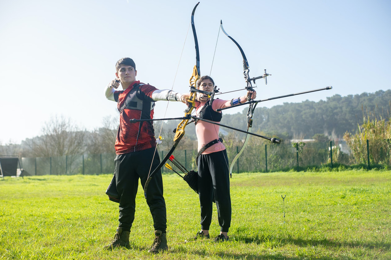 What are the disadvantages of a longbow?