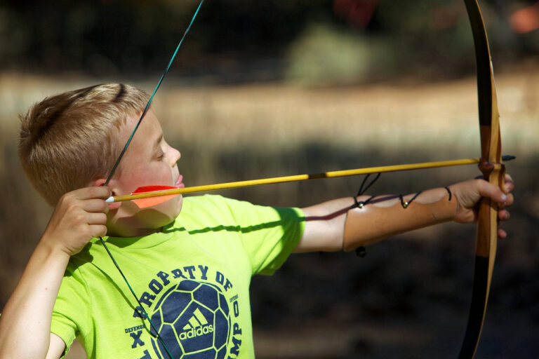 Do You Twist A Recurve Bow String? - Archery Heaven