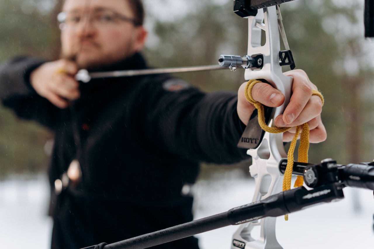 Can you shoot a compound bow with glasses?