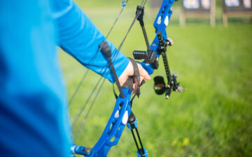 Can you hang a compound bow by the cam?