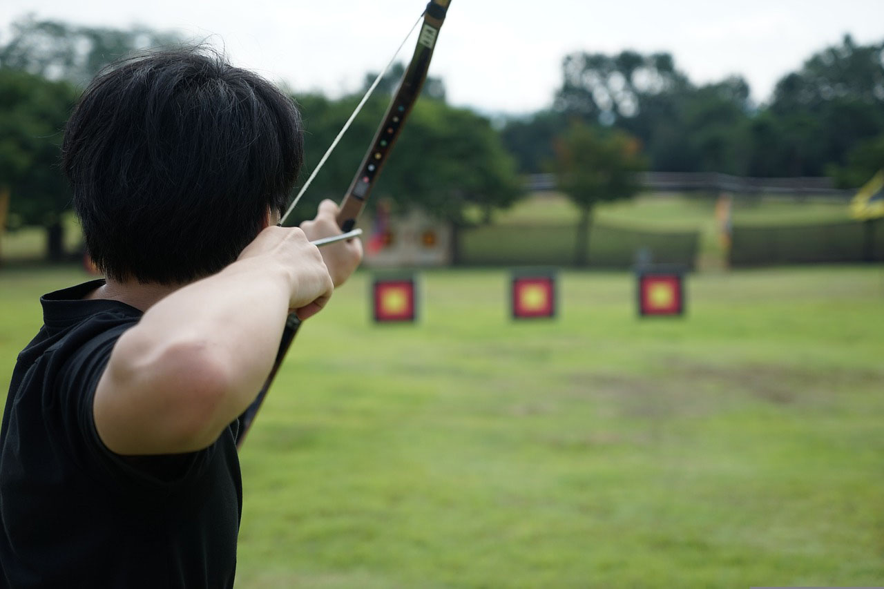 How strong is a 50lb recurve bow?