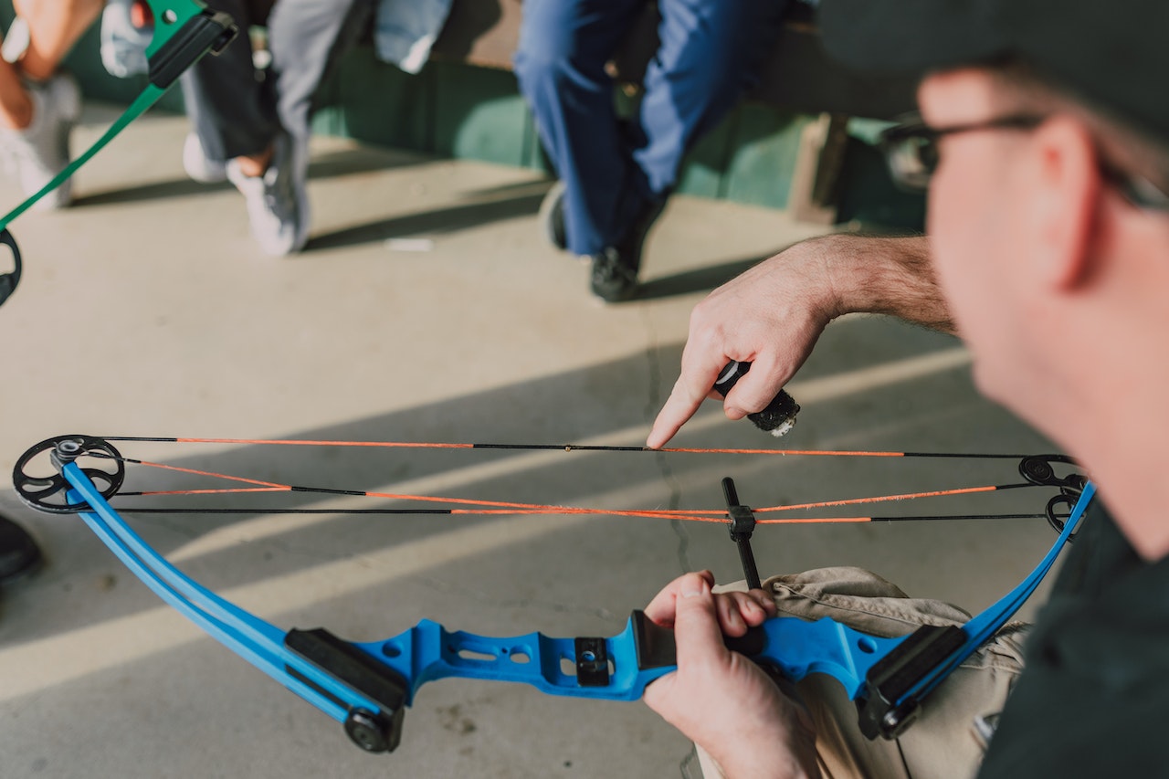 How much does it cost to restring a compound bow at bass pro?